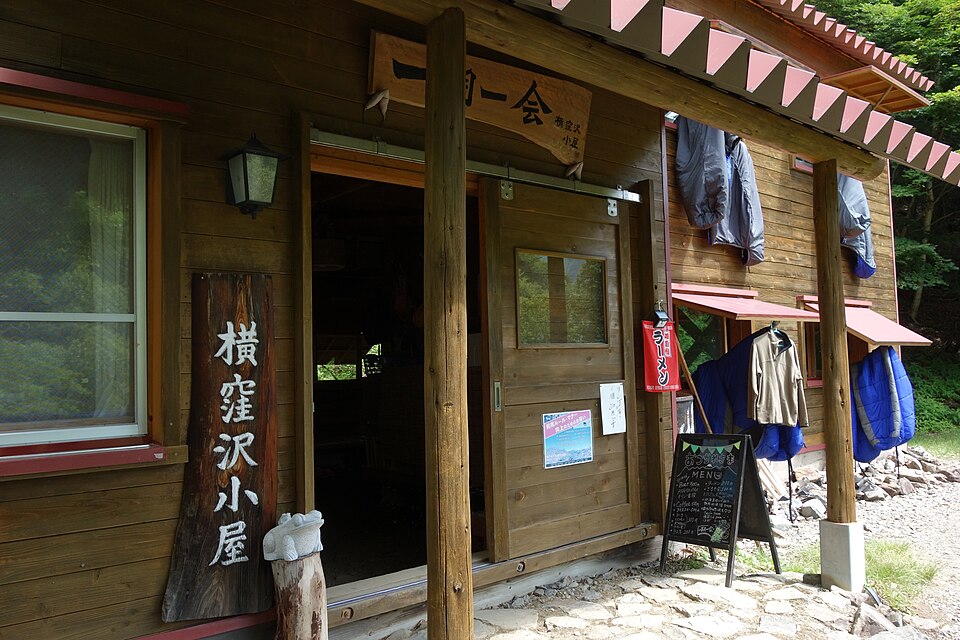 横窪沢小屋テント場の様子